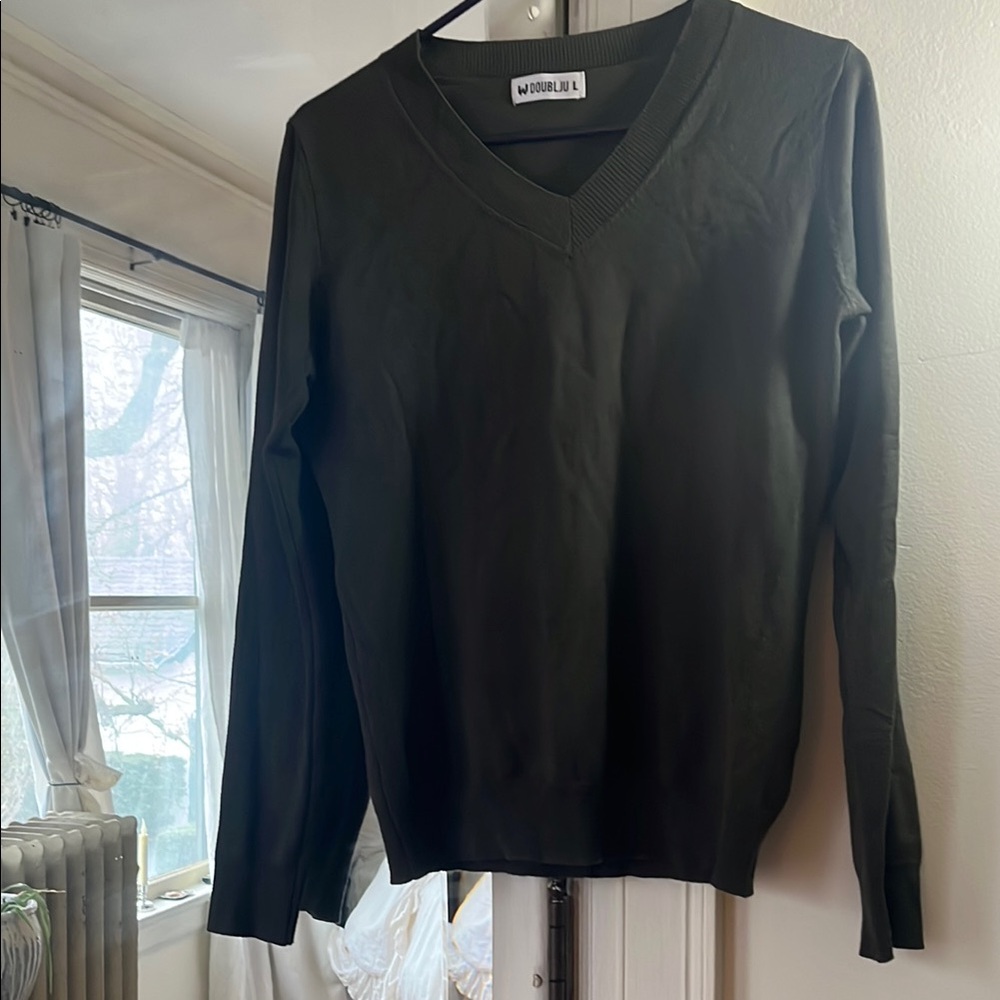Women's V-Neck Sweater - Olive Green
